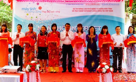 Lao Cai festeja Día de Internet